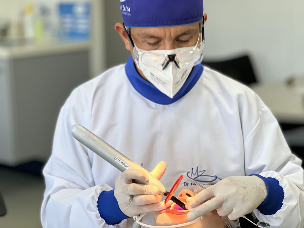 Dr. Manuel Zafra - Ortodoncista - Invisalign Doctor